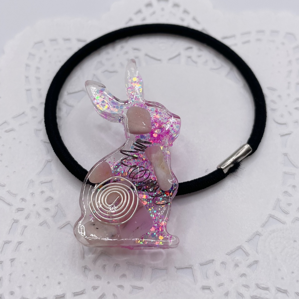 概念アクセ|推しカラーにも◎うさぎのオルゴナイトの天然石ヘアゴム/ピンクオパール|g-021