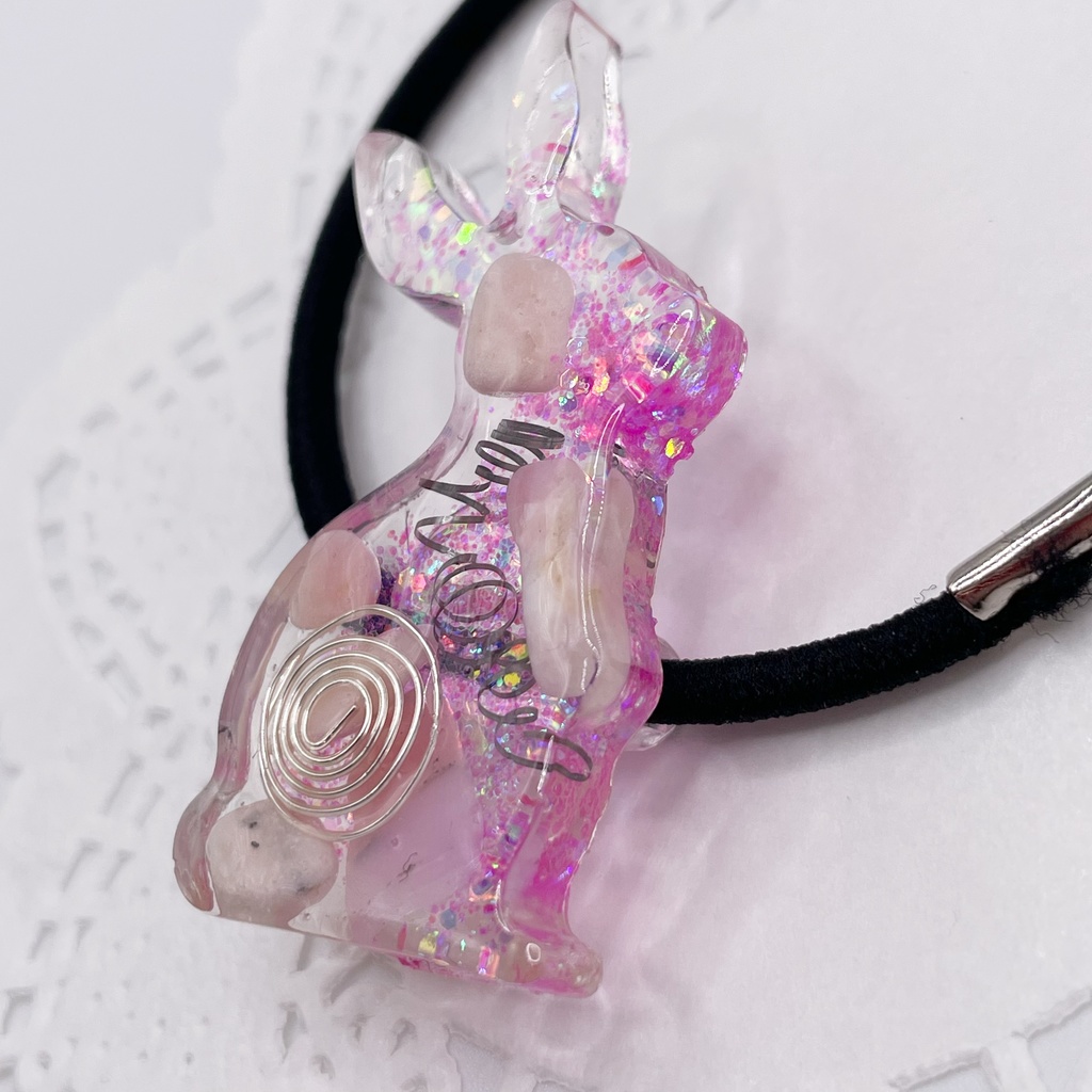 概念アクセ|推しカラーにも◎うさぎのオルゴナイトの天然石ヘアゴム/ピンクオパール|g-021