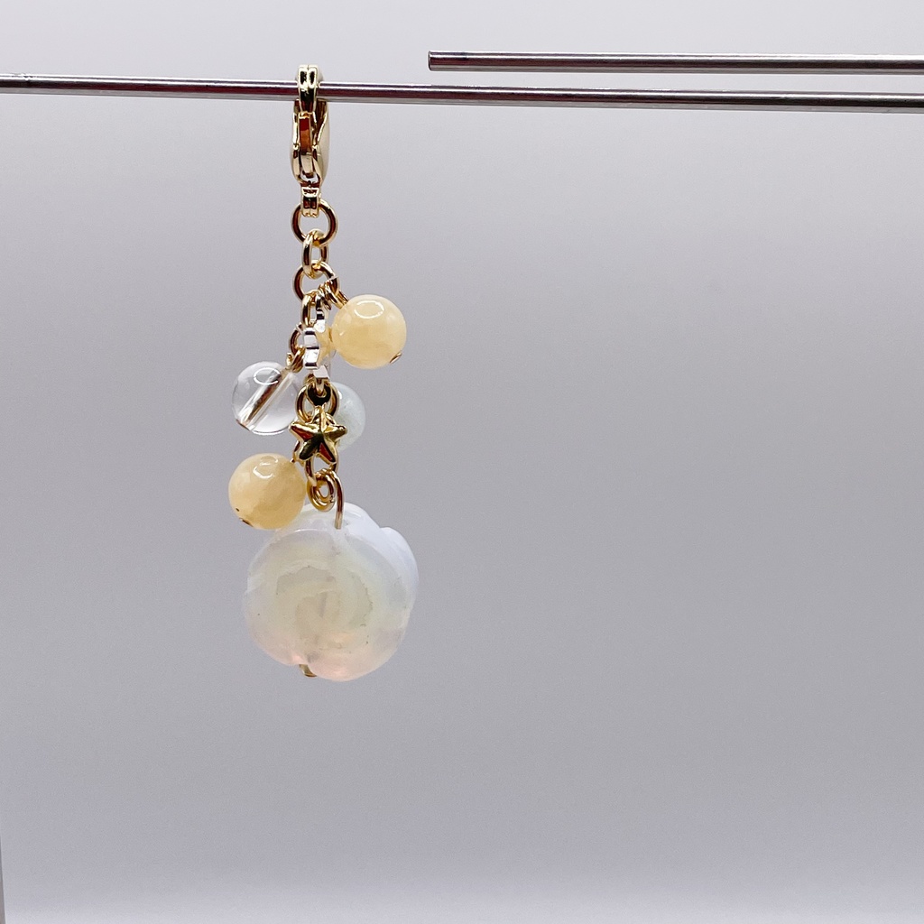 勇尾概念アクセ|推しカラーにも◎ |ミルキークォーツ&トパーズ&アクアマリンの天然石チャーム(ペンダントトップ/片耳ピアス)|g-027