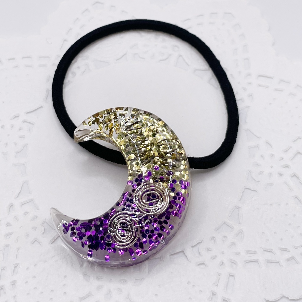 尾鯉・鯉尾概念アクセ|推しカラーにも◎ ぬいアクセにも◎|月のオルゴナイトの天然石ヘアゴム/紫×ゴールド・水晶|g-038