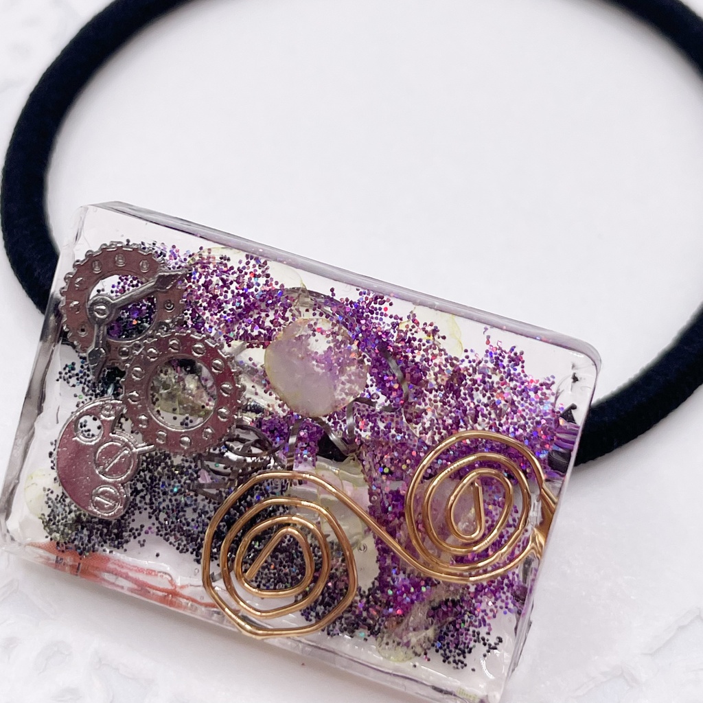 【B品】鯉月・月鯉概念アクセ｜長方形のオルゴナイトの天然石ヘアゴム/紫×緑・レモンクォーツ｜g-038