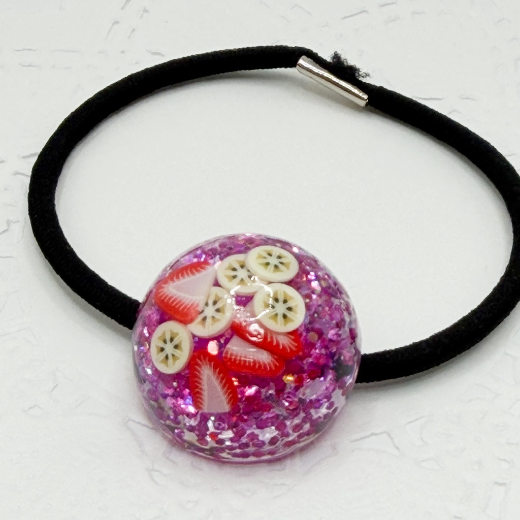 宇佐美上等兵概念アクセ|推しカラーにも◎ |フルーツ×半球のレジンヘアゴム/ピンク|g-072