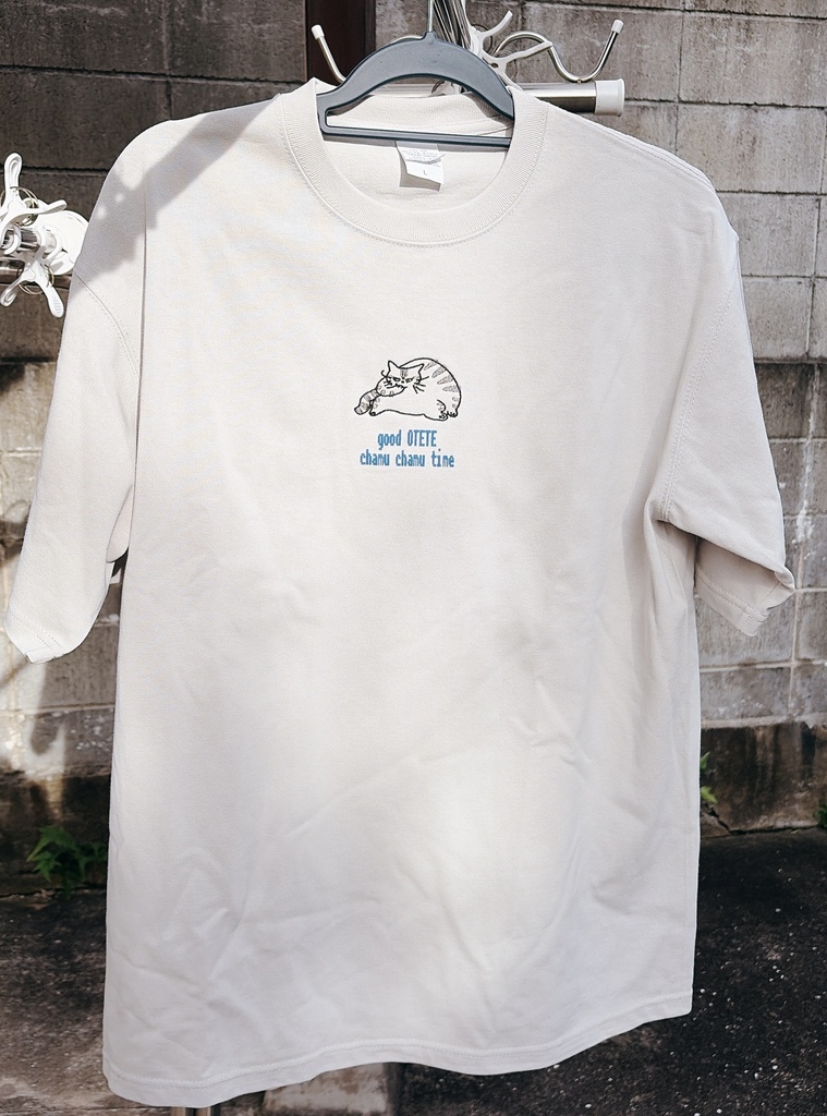 オテテチャムチャム猫 ビッグTシャツ