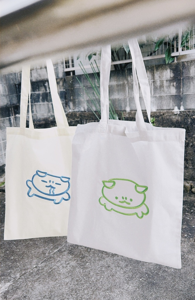 ドデカ刺しゅうトートバッグ