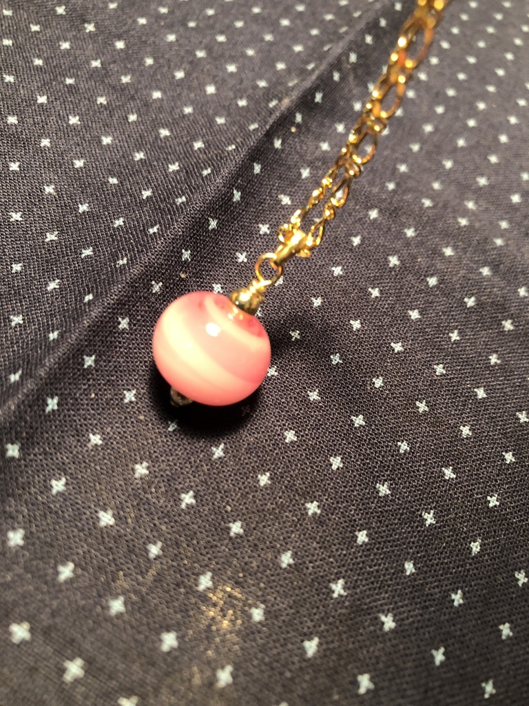あめ玉風のネックレス(桜色)