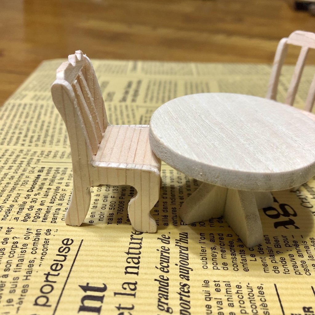 ミニチュア家具*丸型テーブルと椅子(2脚)セット