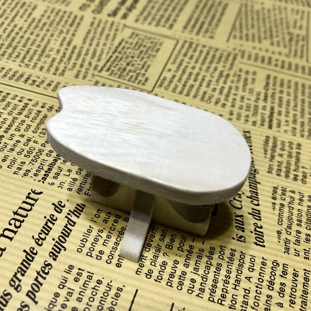 ミニチュア家具*楕円型テーブルと椅子(2脚)セット