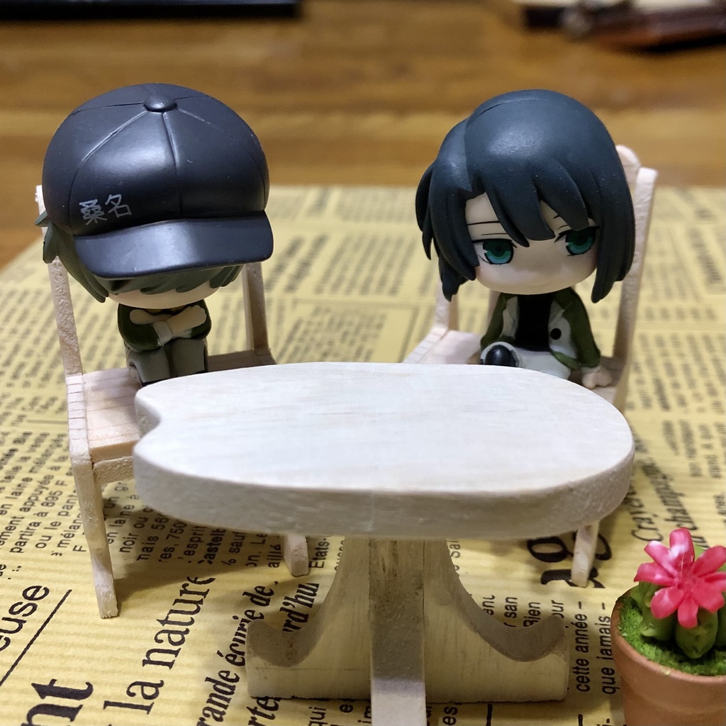 ミニチュア家具*楕円型テーブルと椅子(2脚)セット