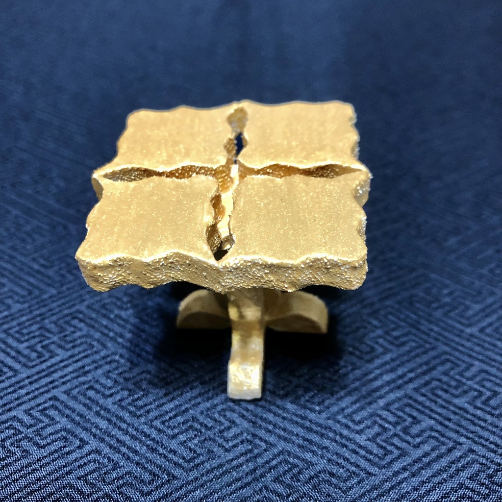 ミニチュア家具*透かし模様入りテーブルと椅子(2脚)セット