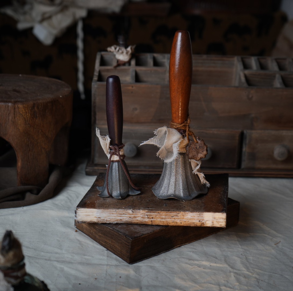 ハンドベル 巫鈴 手振り鈴 呼び鈴 魔女 魔法