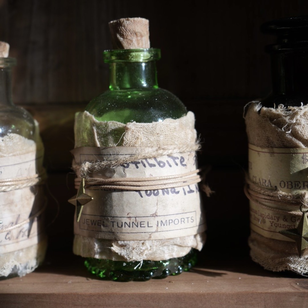 魔法薬ボトル　アンティーク風ガラス瓶　  カフェ　バー　花屋　撮影　ディスプレイ　ウィッチ雑貨風
