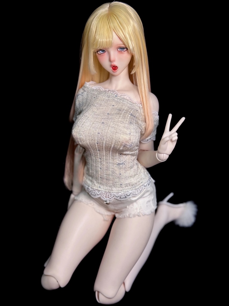 1/4ドール服　オフショルダー半袖トップス　ショートパンツ