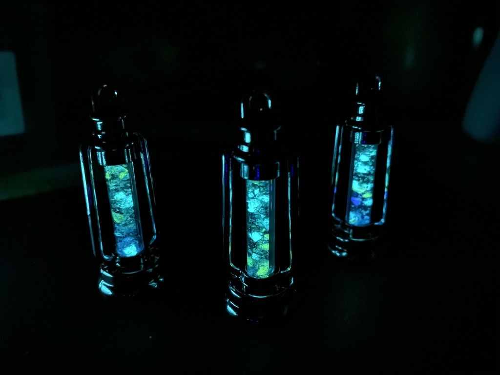 夜空のランタンネックレス