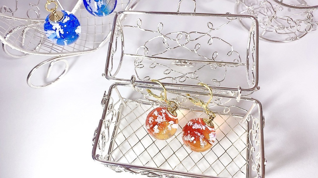 夕焼け空球のピアス