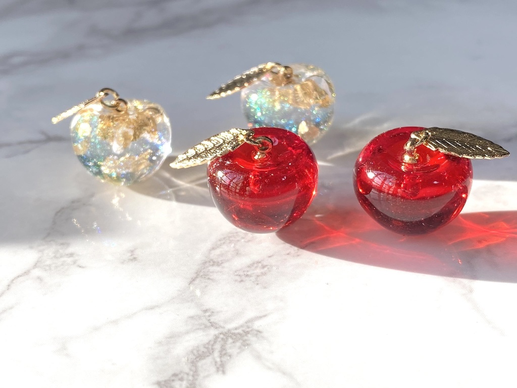 赤りんごピアス