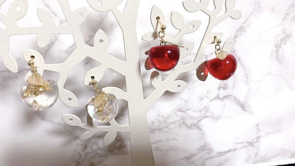 赤りんごピアス