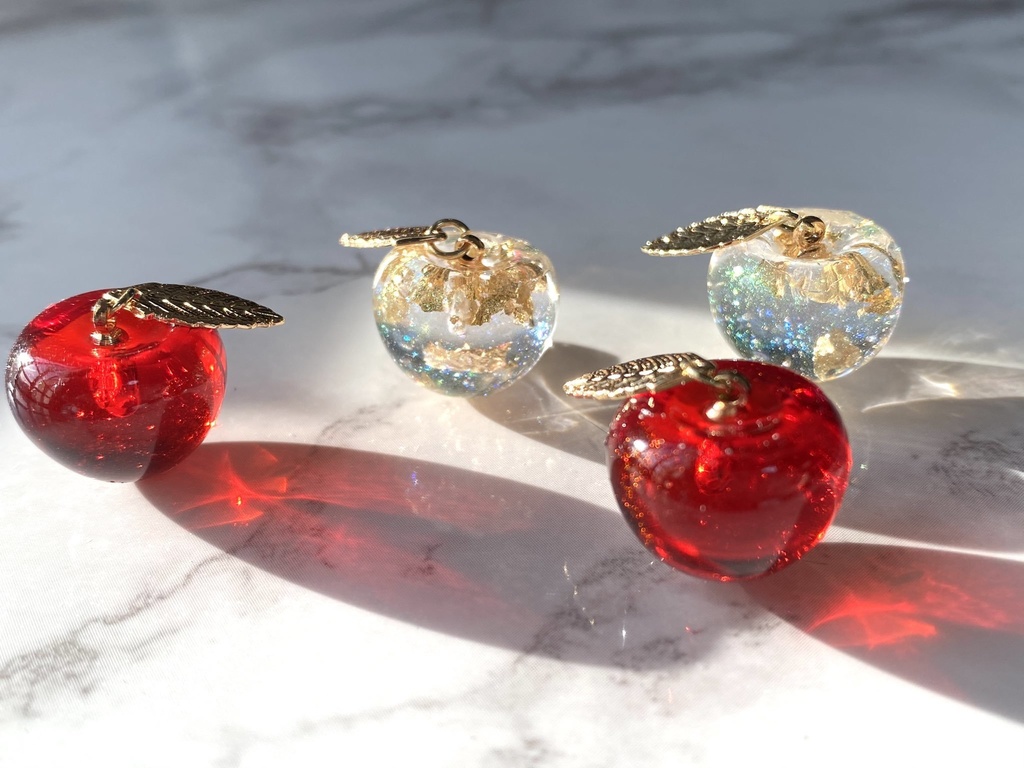 金りんごピアス