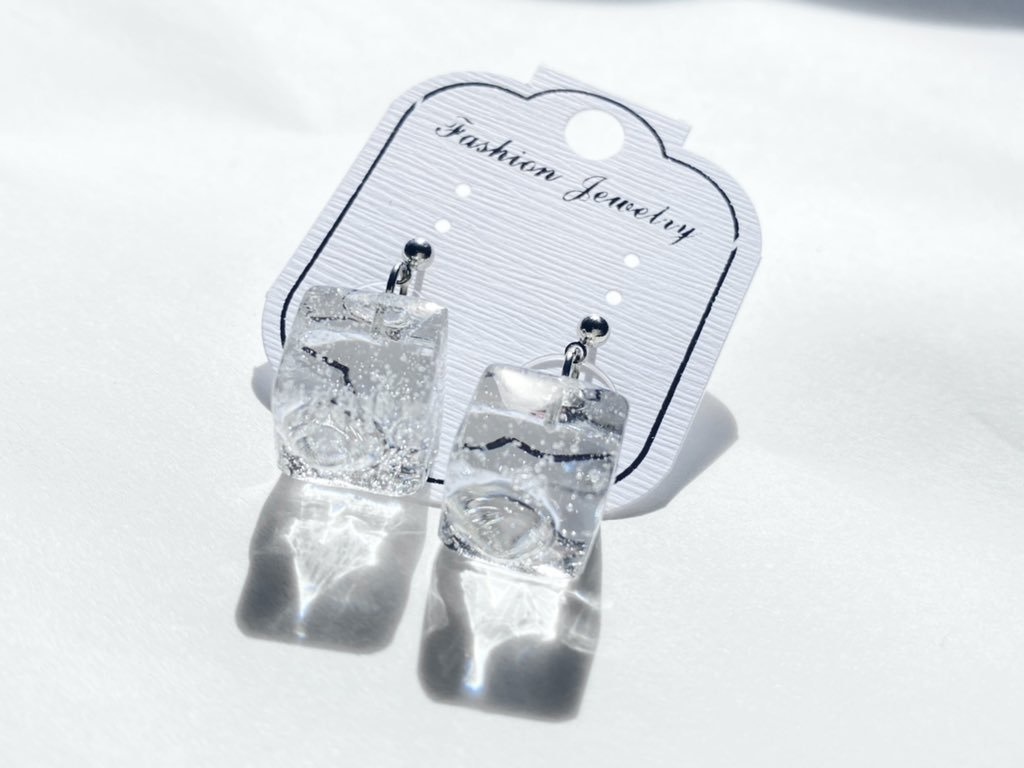 溶け氷 ピアス
