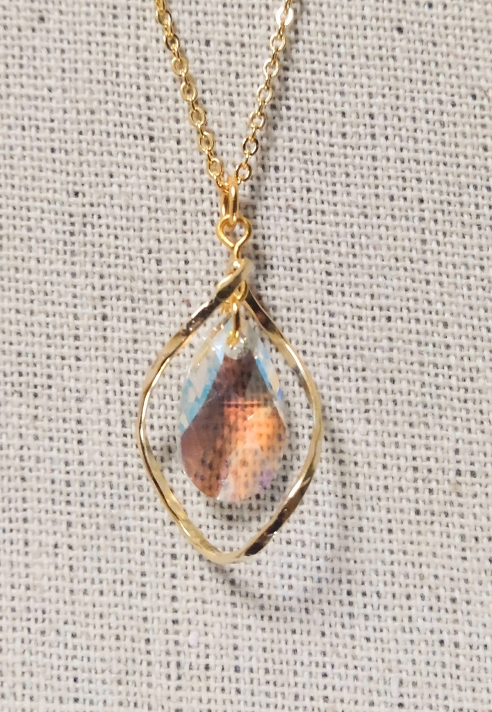 ツイストドロップのペンダント