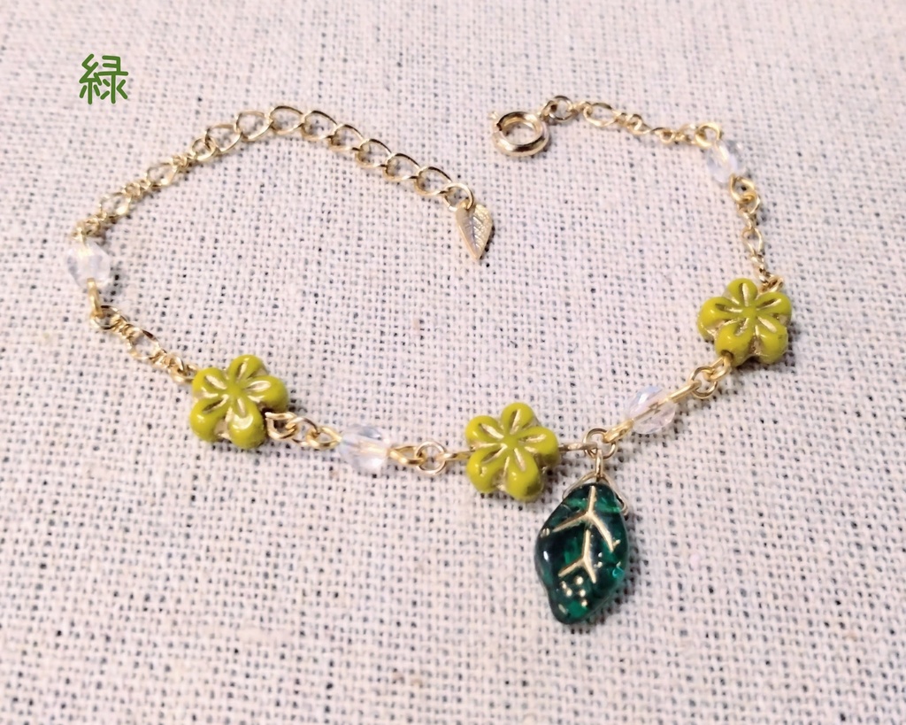 【arteVarie128】フラワービーズのブレスレット