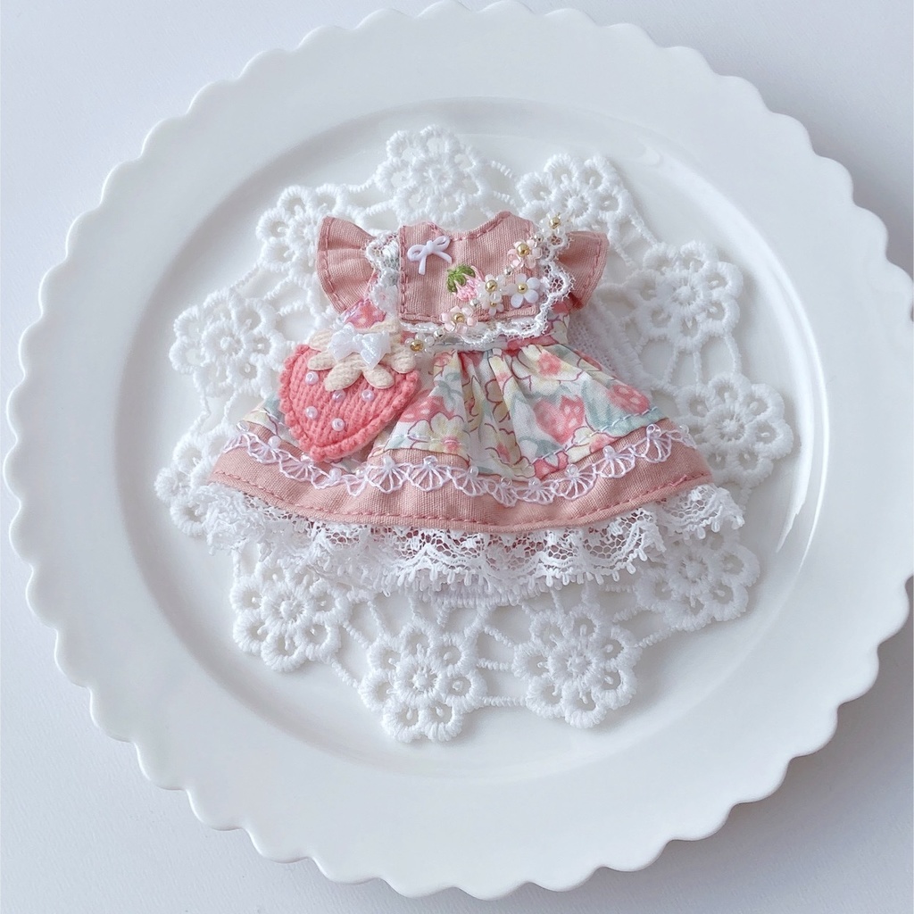 いちご刺繍ワンピース