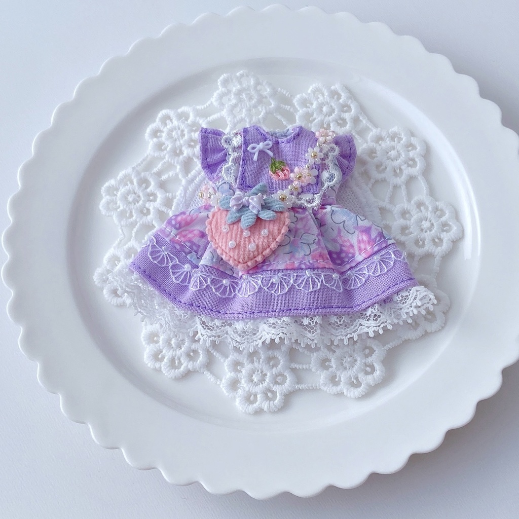 いちご刺繍ワンピース