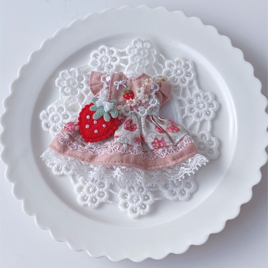 いちご刺繍ワンピース