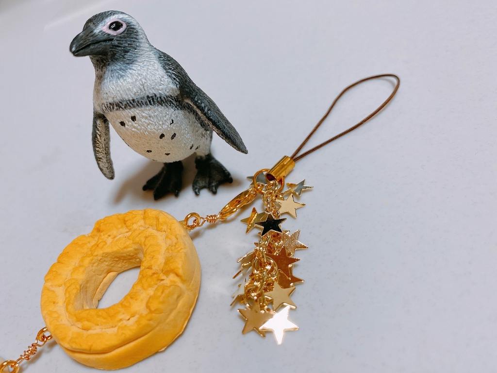 Patisserie HIMEKI✧*̣̩⋆̩☽⋆゜キラキラ星と3連ドーナツストラップ