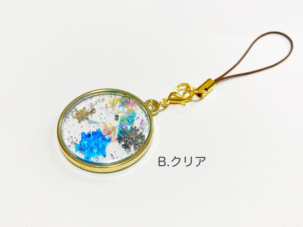 雪の結晶たちのストラップ/チャーム