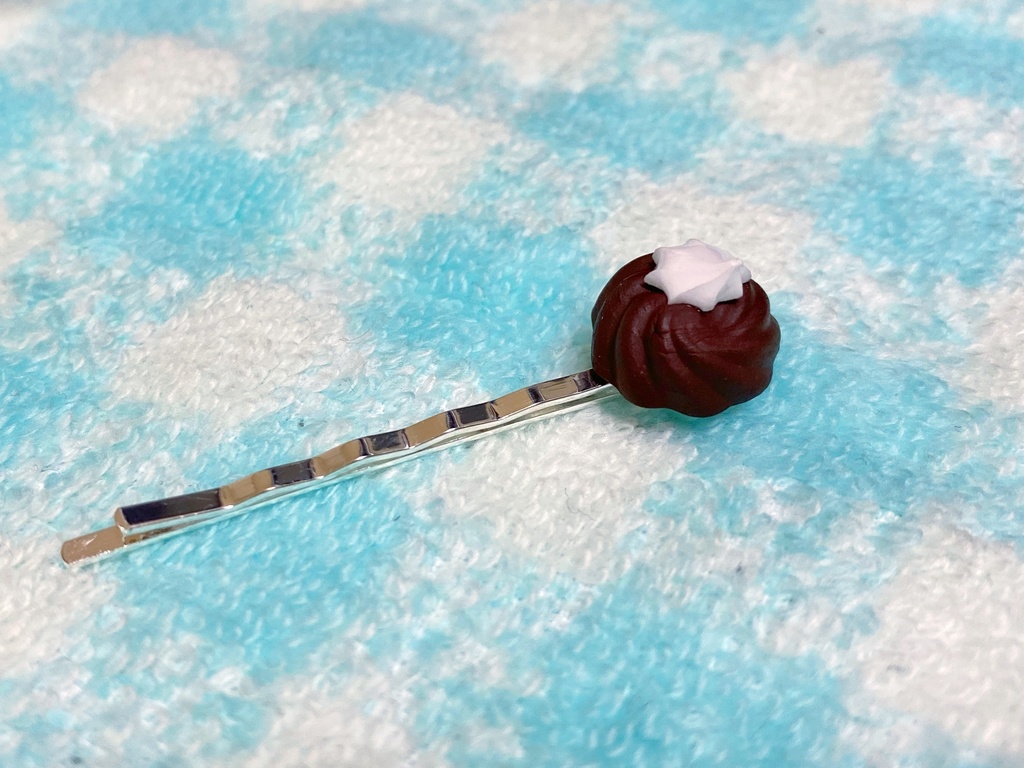チョコとホイップクリームのピン