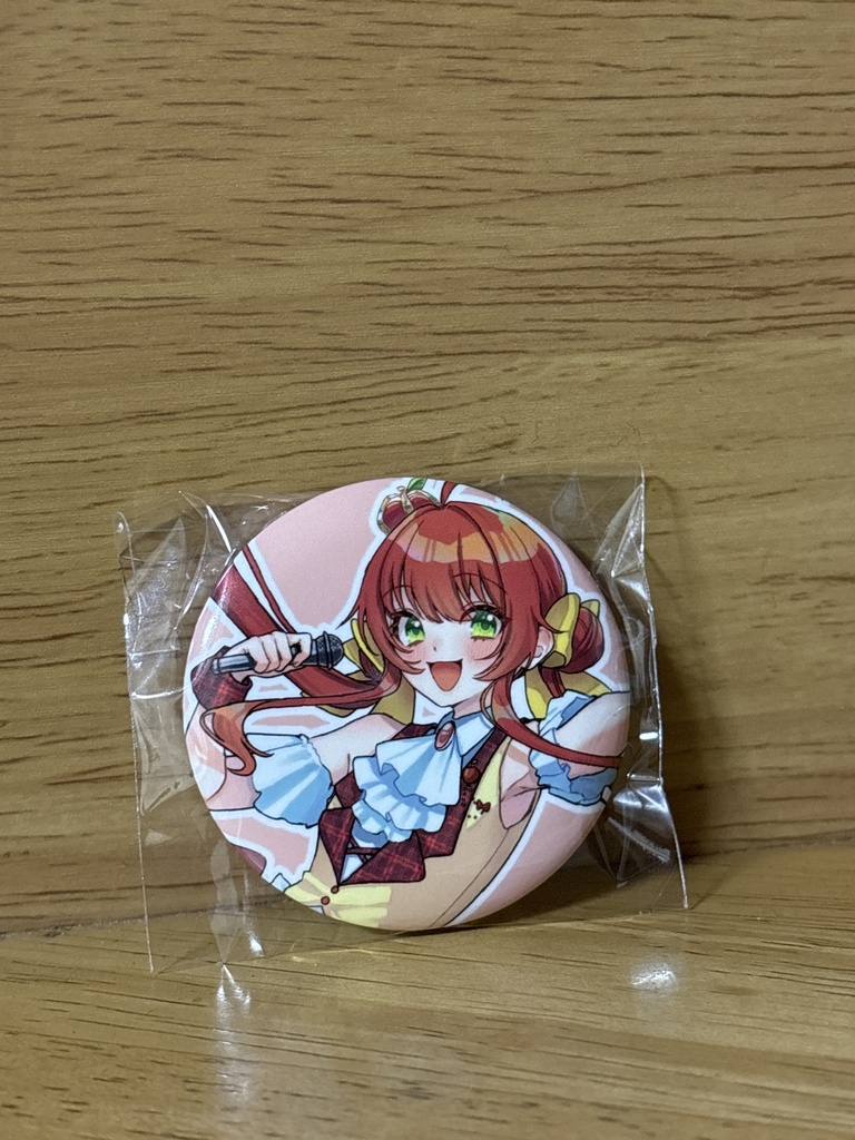 4周年記念缶バッジ 等身