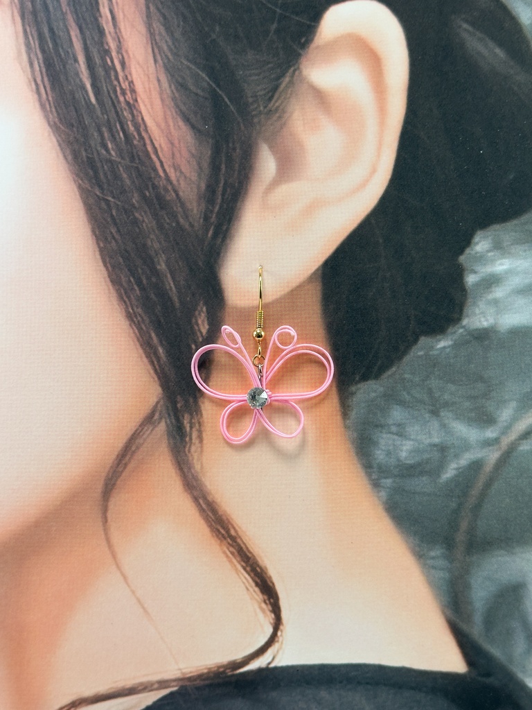 幸せを運ぶ 水引蝶デザインピアス ピンク