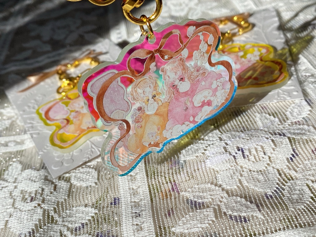 ないしょばなしのアクリルキーホルダー