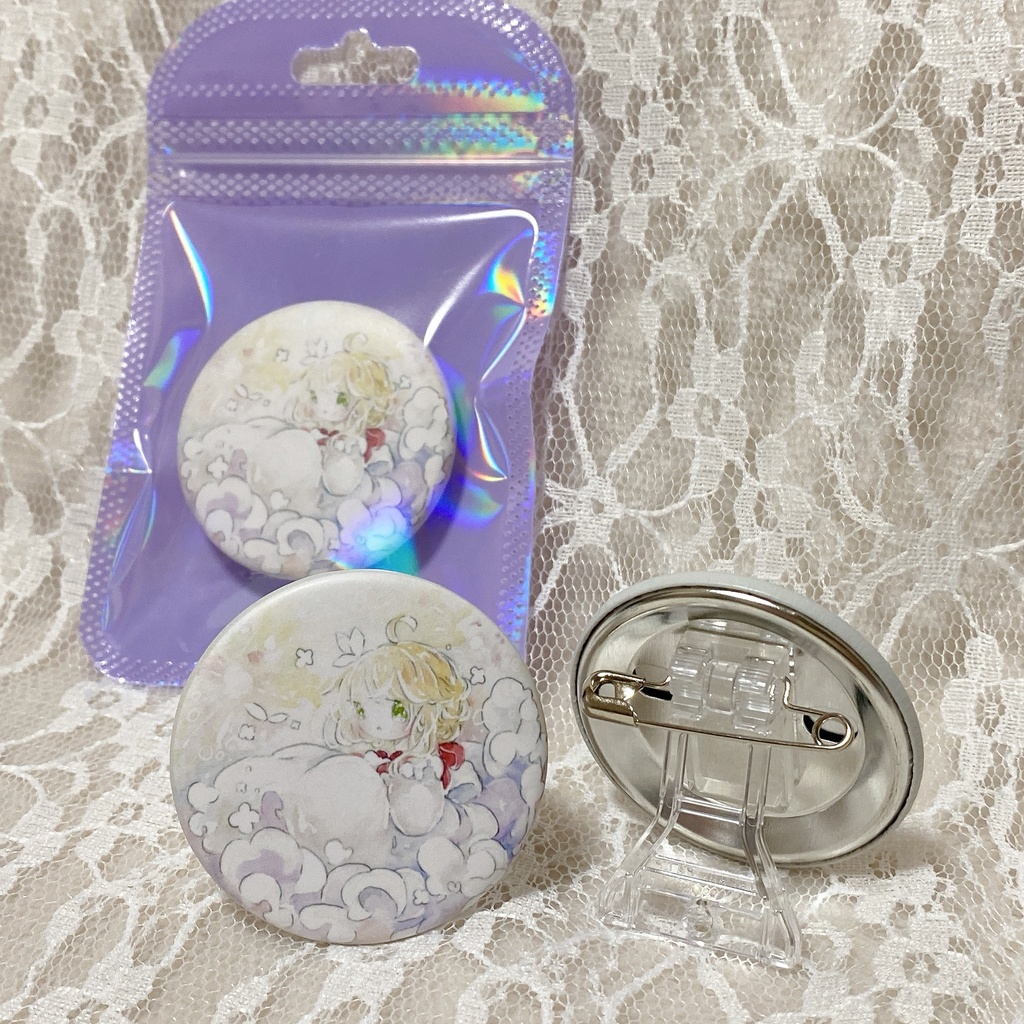 月とバラの缶バッジ