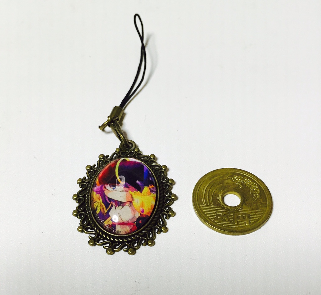 ガラス製ミニカメオストラップ - ハルシュト