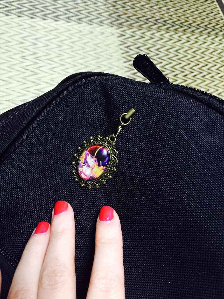 ガラス製ミニカメオストラップ - ハルシュト