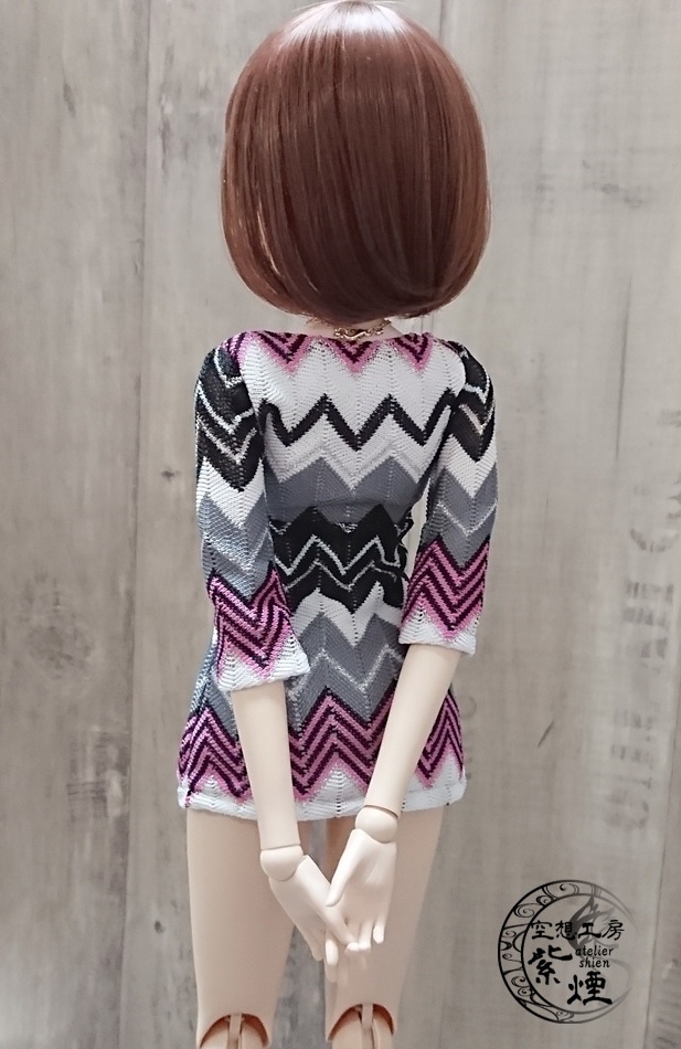 Smart Doll 七分袖ニットチュニック 黒×ピンク変形ボーダー柄