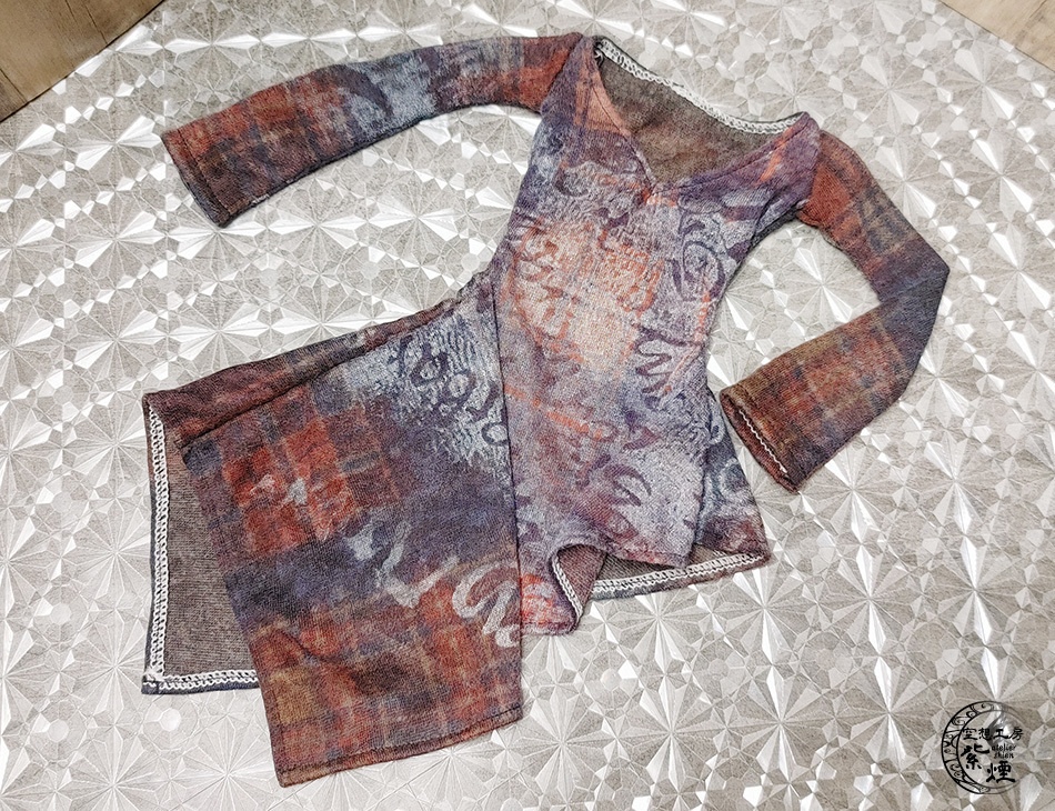 Smart Doll アシンメトリーカットソー 英字柄