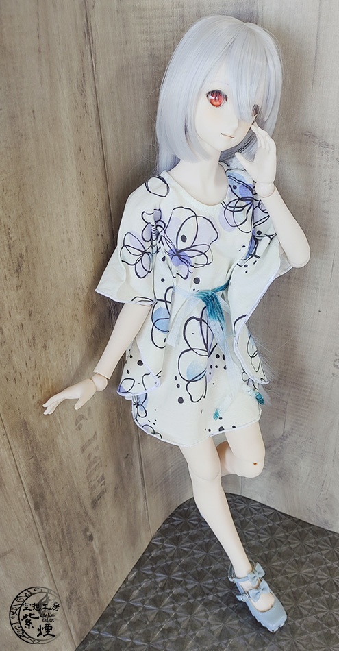 Smart Doll バタフライスリーブワンピース 寒色系 (数量限定)