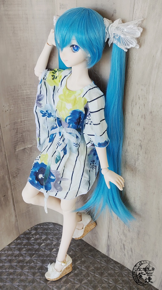 Smart Doll バタフライスリーブワンピース 寒色系 (数量限定)
