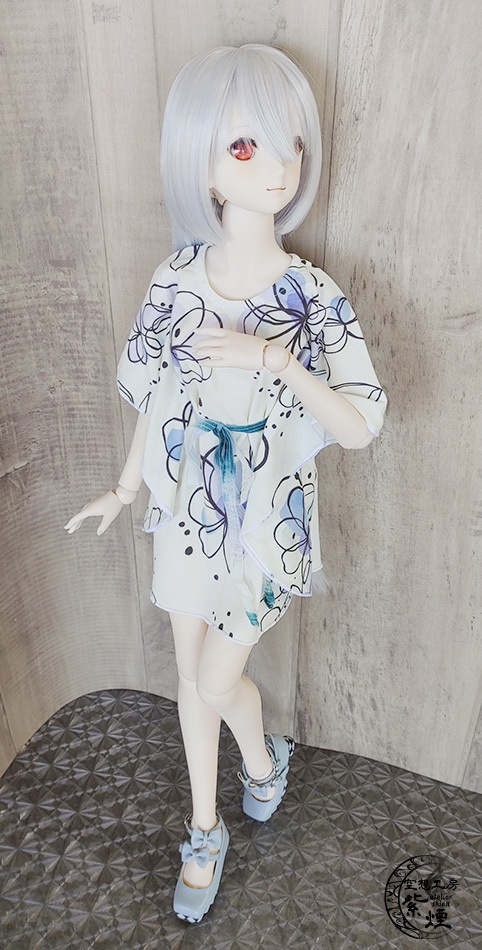 Smart Doll バタフライスリーブワンピース 寒色系 (数量限定)