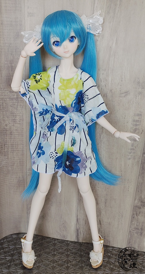 Smart Doll バタフライスリーブワンピース 寒色系 (数量限定)