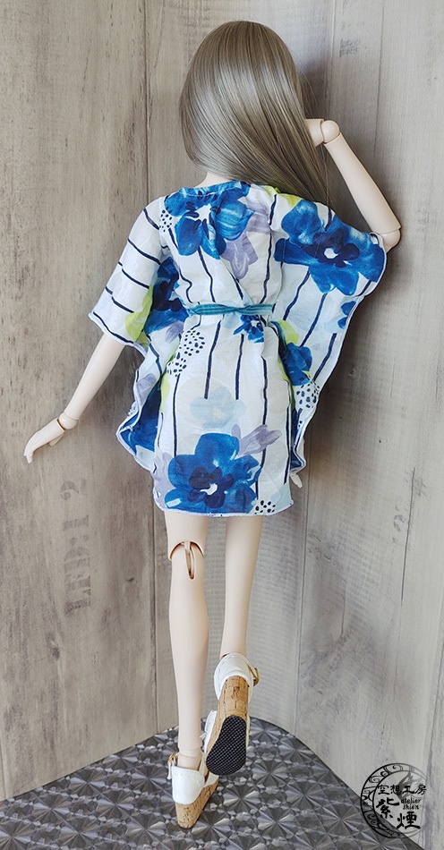 Smart Doll バタフライスリーブワンピース 寒色系 (数量限定)