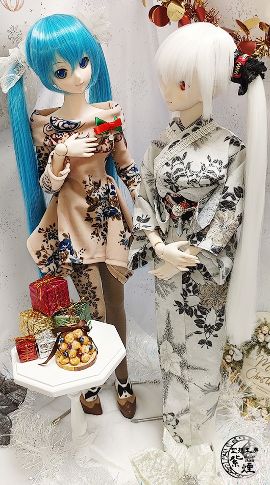 Smart Doll スクエアニットワンピース オフショルブーケ柄 (限定)