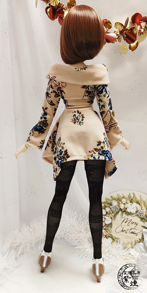 Smart Doll スクエアニットワンピース オフショルブーケ柄 (限定)