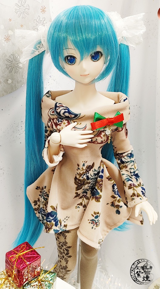Smart Doll スクエアニットワンピース オフショルブーケ柄 (限定)