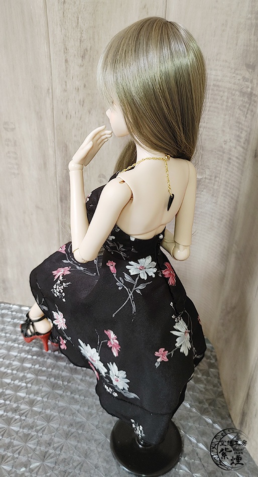 Smart Doll バックレスサテンドレス (数量限定)