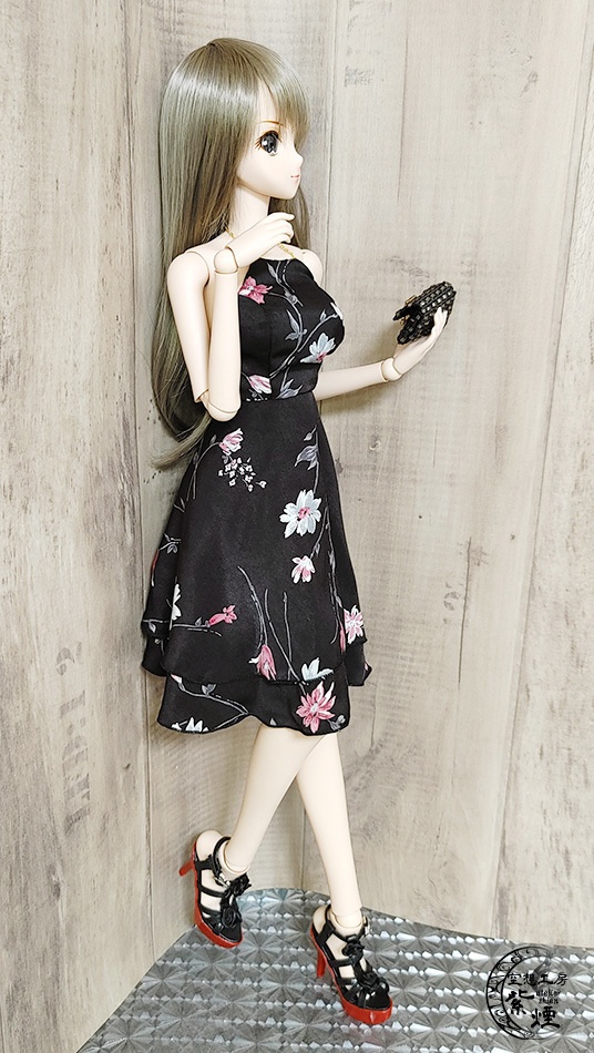 Smart Doll バックレスサテンドレス (数量限定)