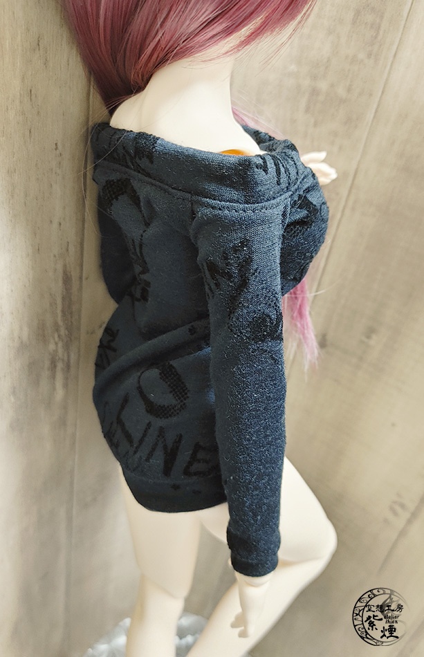 Smart Doll オフショルダー英字フロッキーカットソーワンピース コクーンシルエット