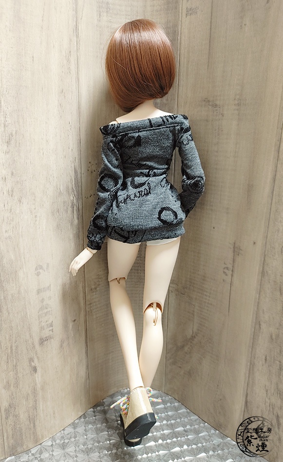 Smart Doll オフショルダー英字フロッキーカットソーワンピース コクーンシルエット